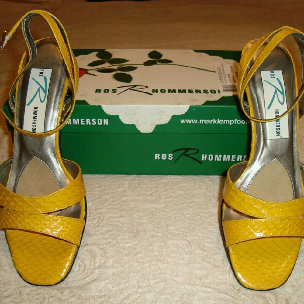 NEW Ros Hommerson Women's Sandals, Peachy Yellow